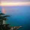 Vista aerea di costa al tramonto.